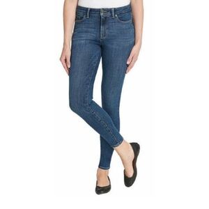 Calvin Klein dark wash skinny Jeans size 4